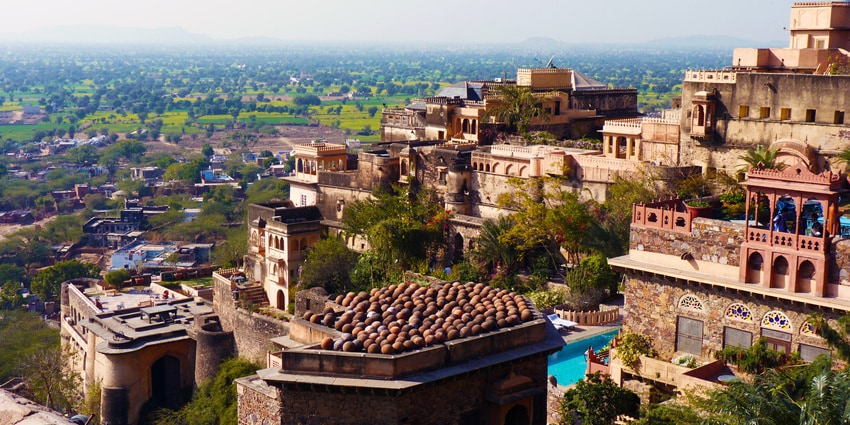 A picture of the historical fort of Neemrana with scenic views of the township