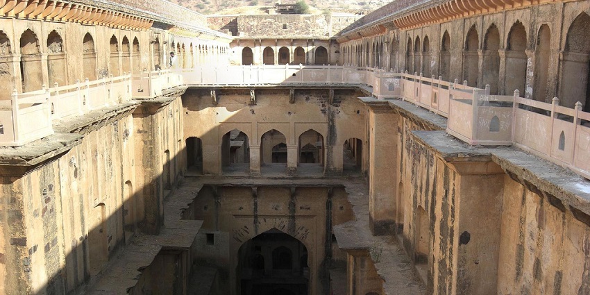 A stepwell of Neemrana Baori, one of the best spots to explore near Tatarpur Fort.