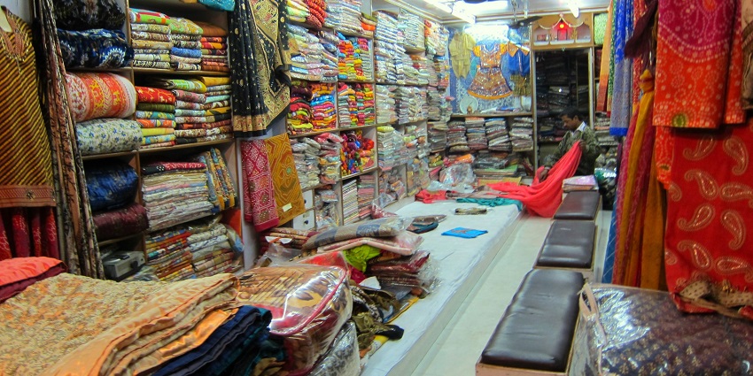 Nehru Bazaar is one of the places to visit in Jaipur for shopping with colourful handicrafts.