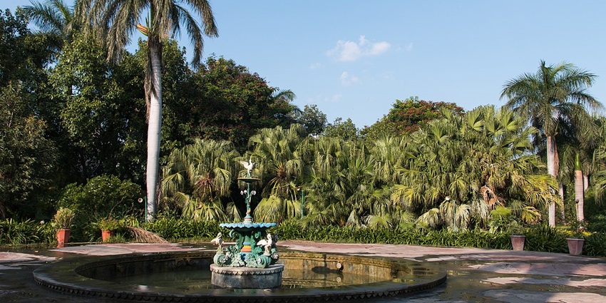 Scenic and lush lanes of Nehru Park offer a peaceful retreat or a picnic.