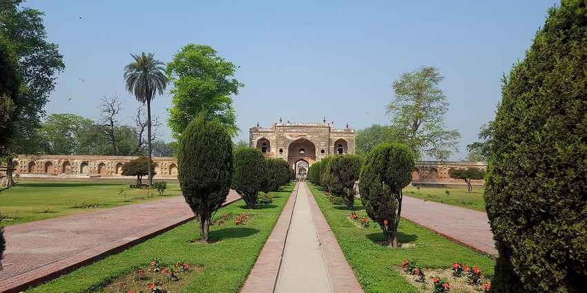 Serene landscapes of Niku Park, a family-friendly tourist place in Jalandhar.