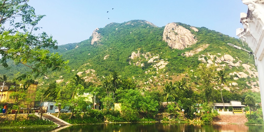 Nilagiri is one of the best places to visit around Kuldiha Wildlife Sanctuary for all.