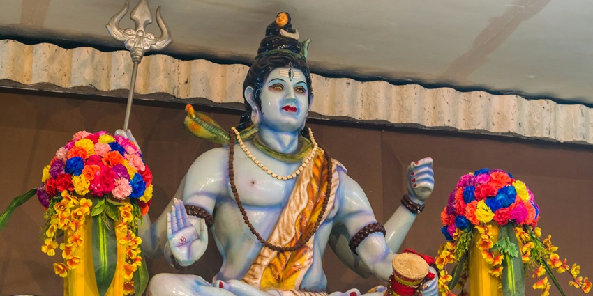 Nili Chhatri Mahadev Mandir is a must-visit sacred attraction for the devotees of Shiva.