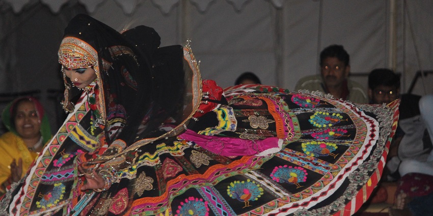 A folk performance at Nirali Dhani - one of the places to visit in Jodhpur at night.