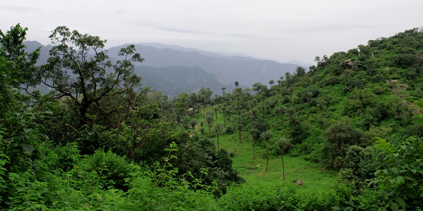 A scenic view of Nrupatunga Betta, a major attraction near PRS Water Park Hubli.