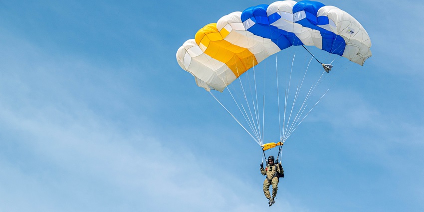 Tandem paragliding in Jaipur with ORookie Mavericks provides thrilling and safe views
