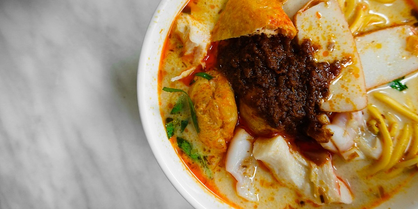 Exploring Odia cuisine is one of the best things to try while travelling in Odisha.