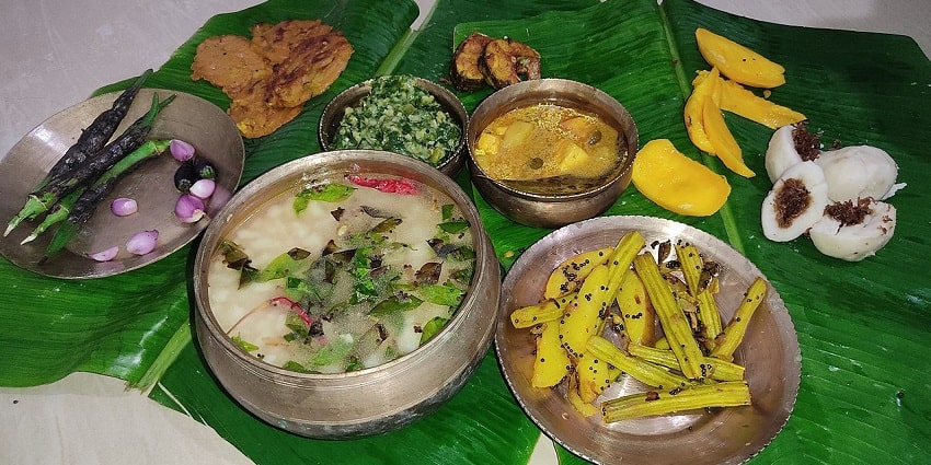 Choose to savour local food at a restaurant near the Ramachandi Temple in Odisha.