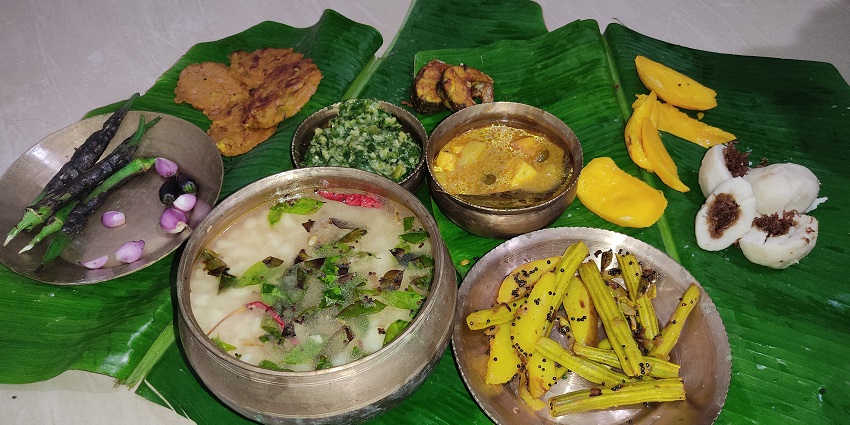 Cherish a local meal in one of your favourite restaurants near Mahavinayak Temple.