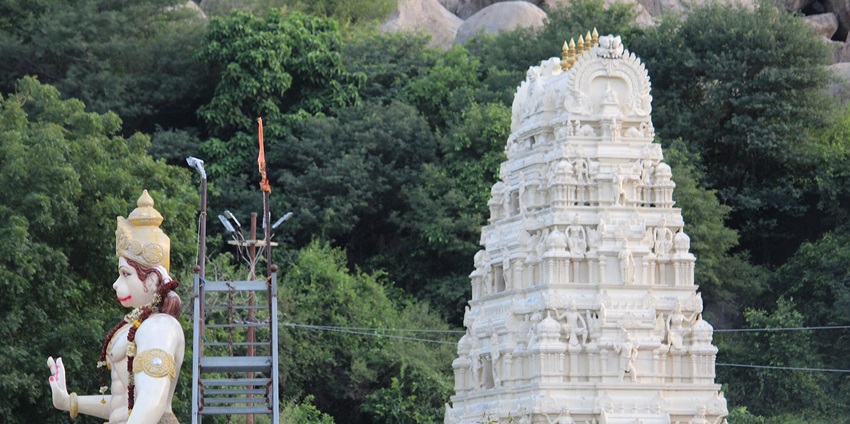 Kyara ke Balaji temple offers Hanuman worship, one of the best things to do in Bhilwara.