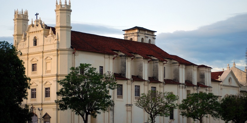 Old Goa has many colonial churches and forts like St. Francis Church that are worth exploring