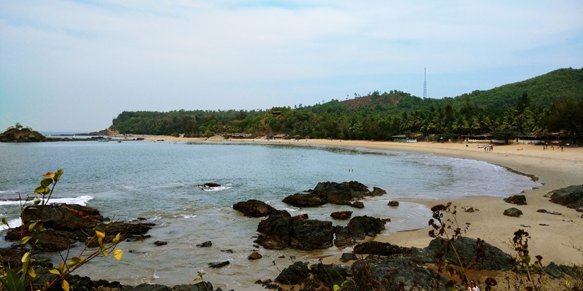 Gokarna's Om Beach, which is designed like the Hindu symbol "Om", has sandy beaches.