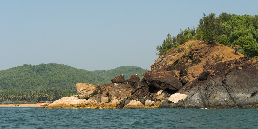 Om Beach is surrounded by rocky hills and is one of the best beaches near Coorg.