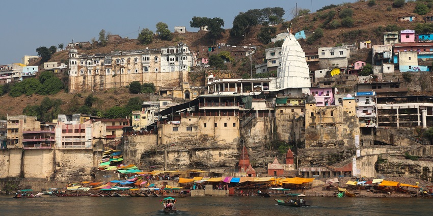 View of Omkareshwar Temple, a tourist attraction near Kakanmath Temple.