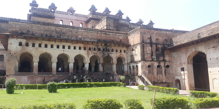 The historic Orchha Fort complex, best place near Orchha Wildlife Sanctuary, offers cultural exploration