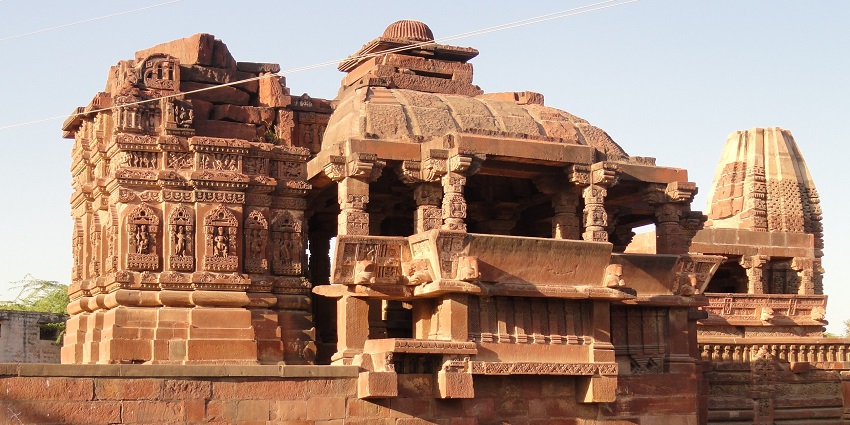 Image of Osian: a historic town with carved temples and exciting desert safaris