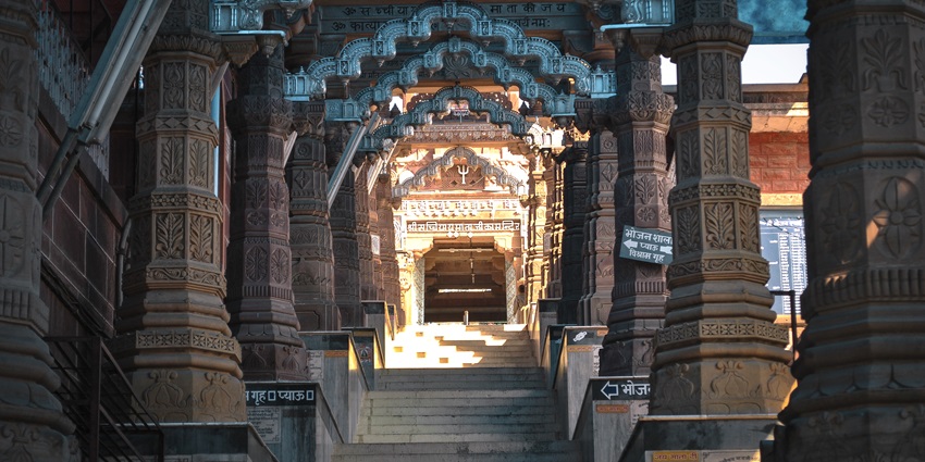 A scenic view of Osian Temple, one of the places to visit near Jodhpur within 50 km.