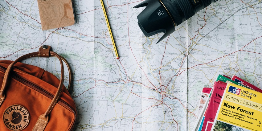 An image of all important things to carry on your trip to the state of Himachal Pradesh.