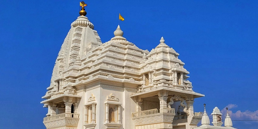The inner structures of Tapovan Temple, with a serene and spiritual atmosphere