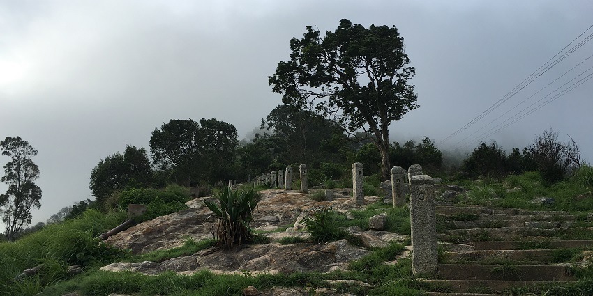 Choose to wear comfortable clothes and shoes while trekking to the hill station.