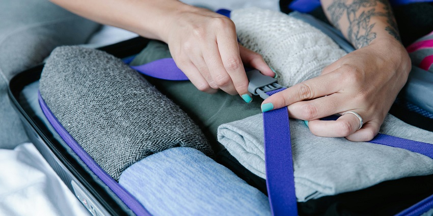 Choose to wear some light and breathable clothes for a comfortable experience.