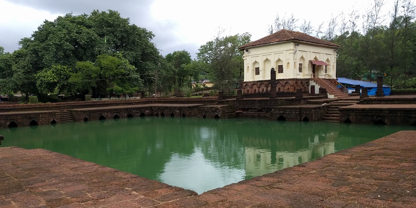 Panoramic view of the masjid reflecting in the serene waters in the front