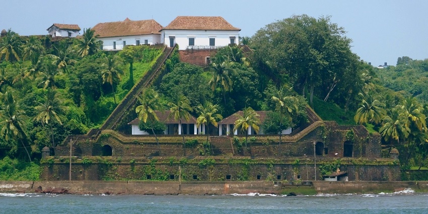 Distant view of the fort surrounded by lushious trees on all sides
