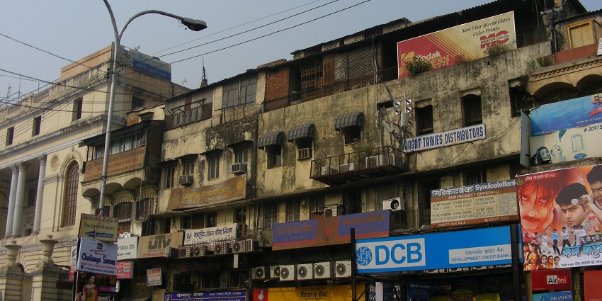 A picture of a bustling market located near the Lal Bahadur Shastri Museum