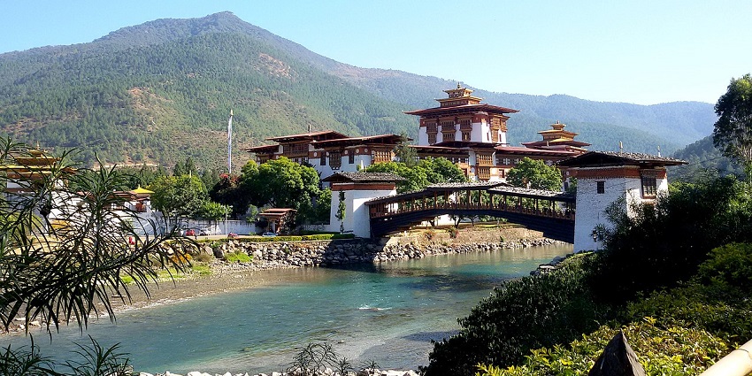 Marvellous architecture of Bhutan showing Bhutanese and Tibetan styles in white buildings.