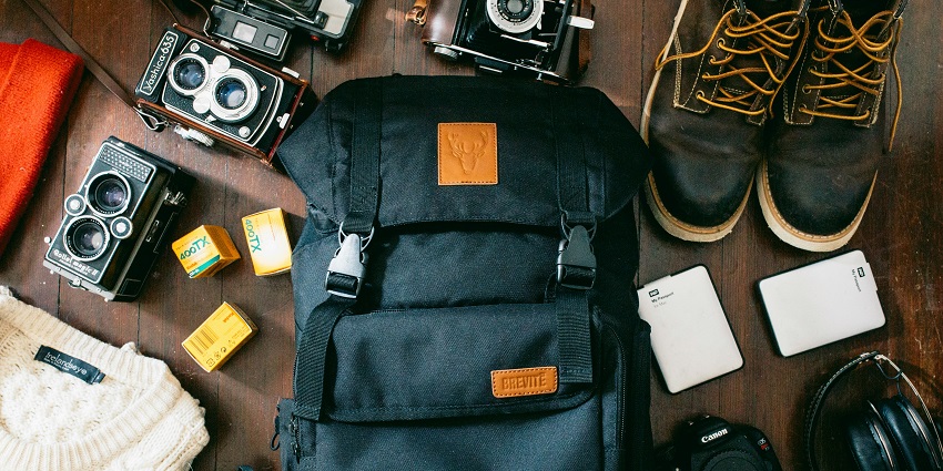 An image of the travel things necessary for enjoying at any waterpark or amusement park.