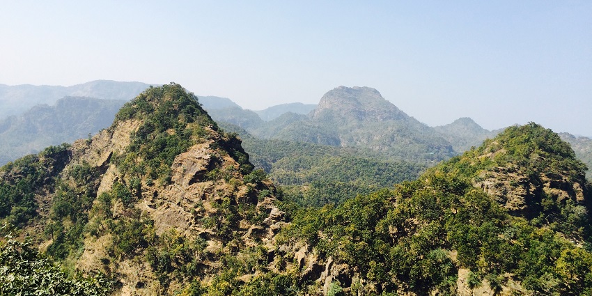 A picture from a viewpoint overlooking the Pachmarhi Hills, a famous destination near Kheoni Wildlife Sanctuary