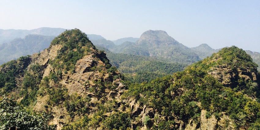 A picture from a viewpoint overlooking the Pachmarhi Hills, a famous destination near Kheoni Wildlife Sanctuary