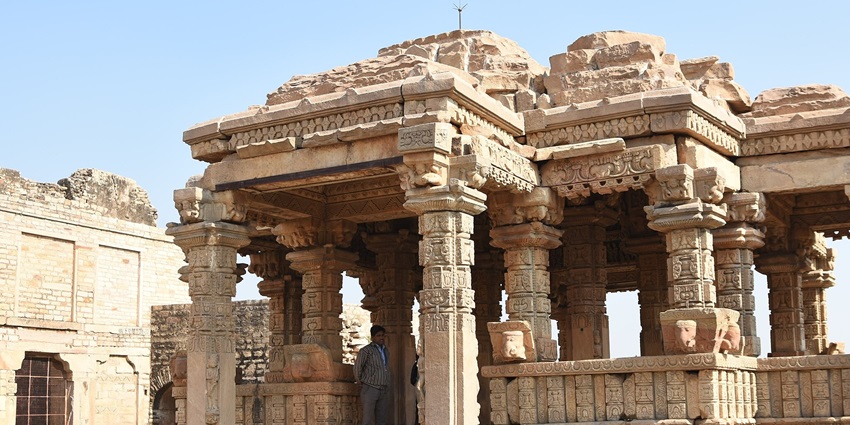 An image of the intricately carved Padavli Temple showcasing its ancient architectural beauty