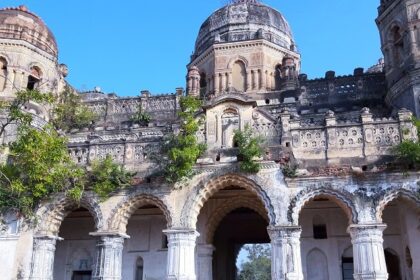 Padma Fort is a historical fort situated in the district of Hazaribagh, Jharkhand.