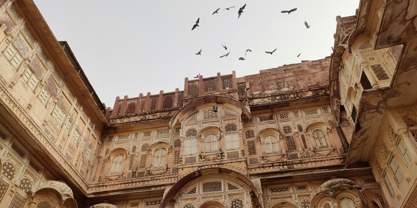 Padma Fort is a beautiful sight to behold with a rich past and historical ruins.