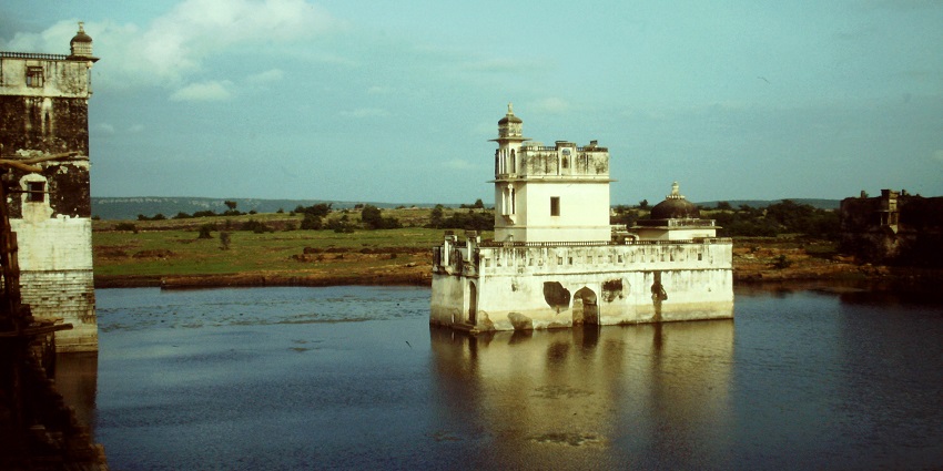 The historic Padmini Palace, known for its architectural beauty and as one of the best places near Chittorgarh Fort Museum.