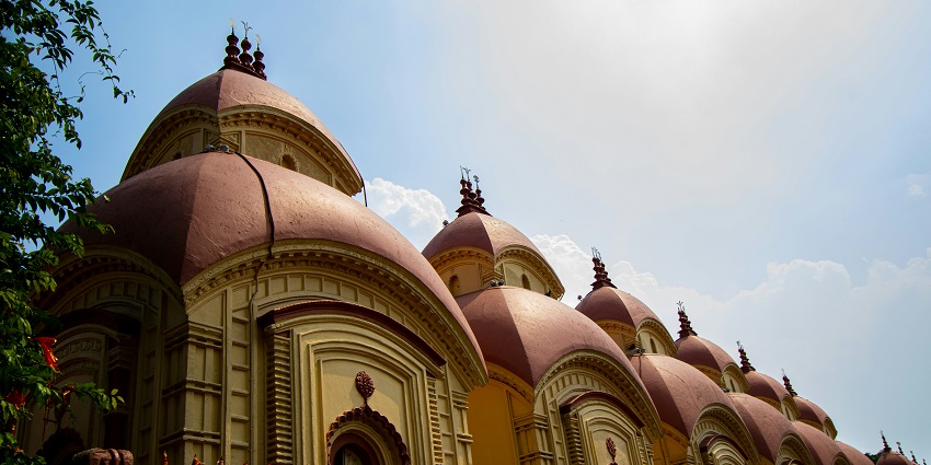 A glimpse of the famous Pahari Mandir, a popular tourist attraction of the region.