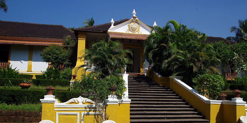 View of the majestic architecture of Palácio do Deão, one of the historical gem near Goa