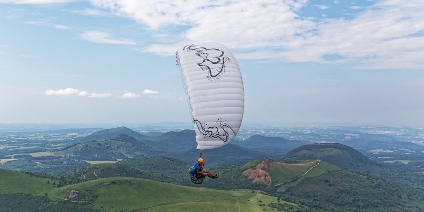 Enjoy paragliding as one of the exciting activities to indulge on your trip with friends.