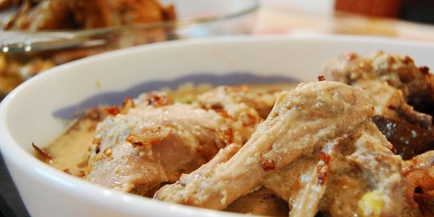 For the best food in Calicut, head to the Paragon Restaurant Catering in the region.