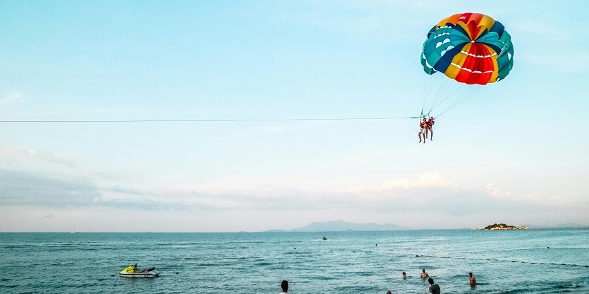 Parasailing is one of the popular things to do in Varca Goa for adventure lovers.