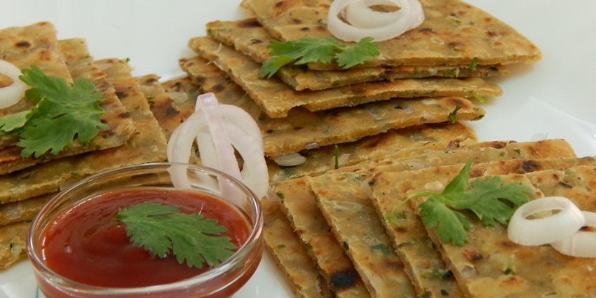 A stuffed paratha is one of the most delicious and the best food in Mohali for travellers.