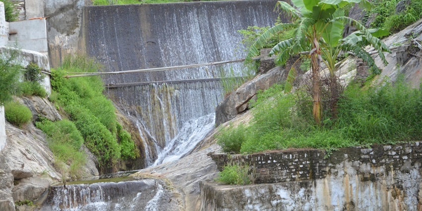 Parshuram Mahadev Temple waterfall, one of the top tourist places near Kumbhalgarh.