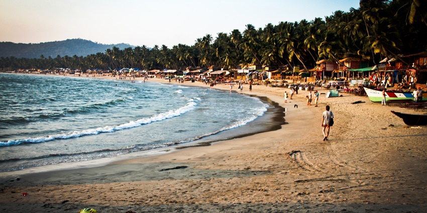 Engage in a silent noise party at Palolem Beach when wondering what to do in Goa for adults