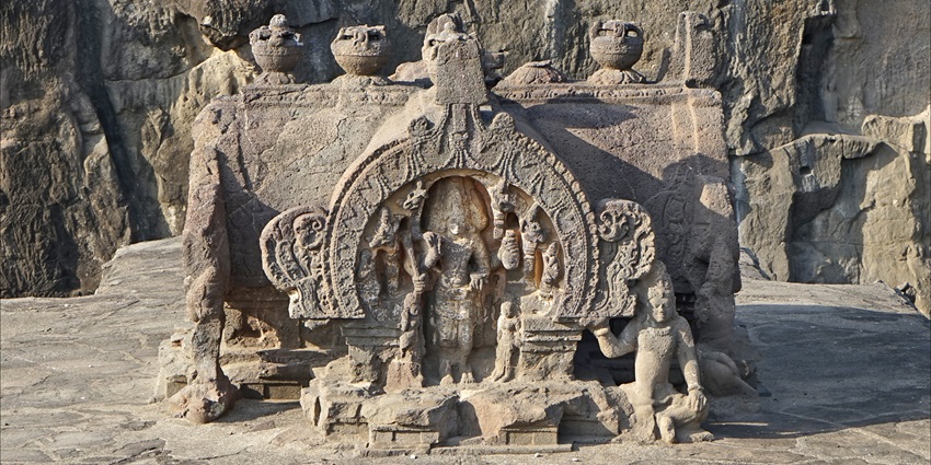 An image showing cave architecture similar to Parvati Cave, showcasing intriguing formations.