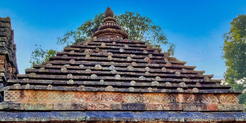 Pataleshwar Shiva Mandir is one of the best attractions to explore near Rayagada Temple.