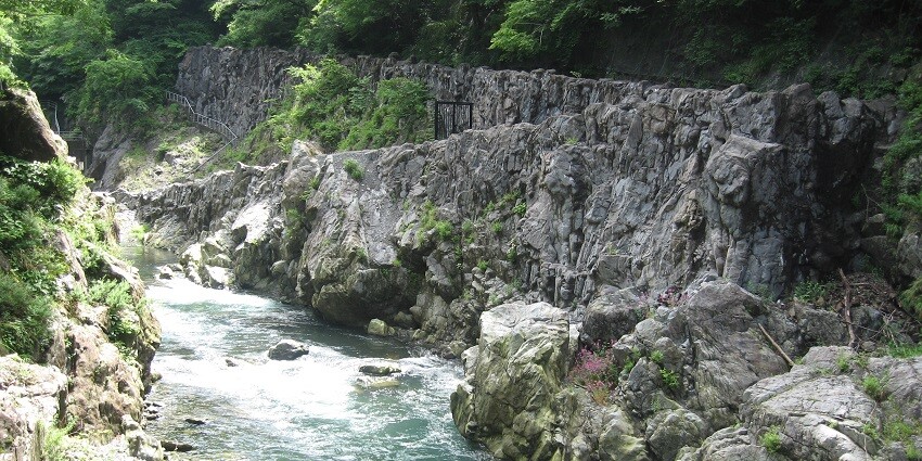 Patalganga River is among the best places to visit in Ambernath for picnic and boat rides.