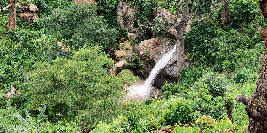 Patalganga Waterfall is a beautiful sight to witness along with chances for relaxation.
