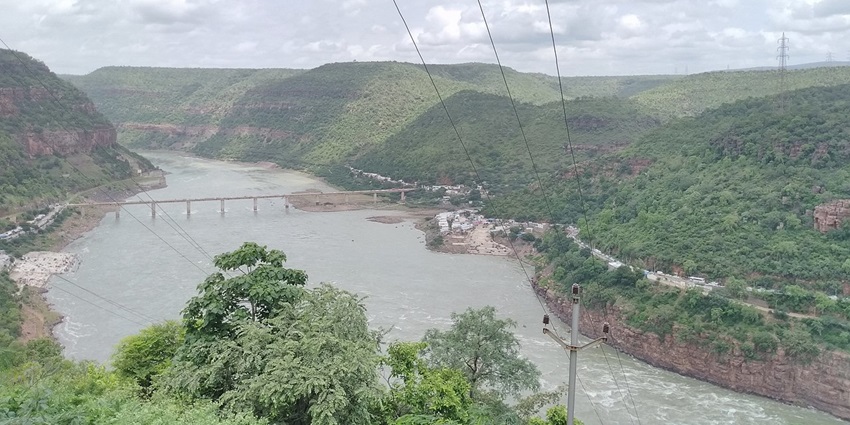 Majestic view of Srisailam Dam with reservoir and surrounding hills-places to visit near srisailam