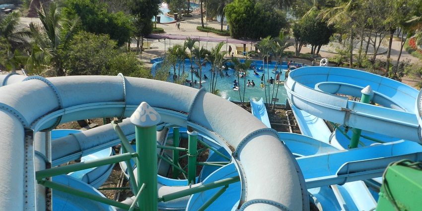 A glimpse of water rides at Patna Fun City, one of the best water parks in Patna.